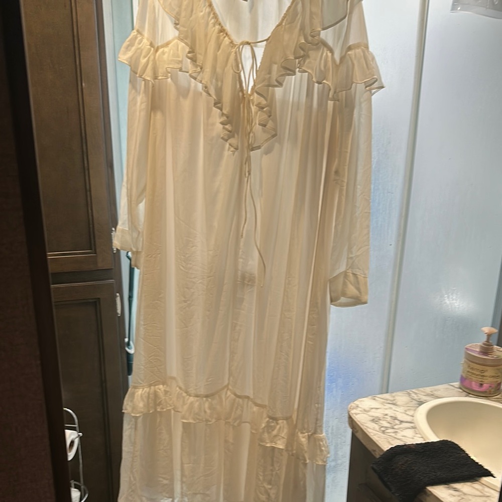 H&M Cream Ruffled Babydoll Dress with Bishop Sleeves - Picture 2 of 5
